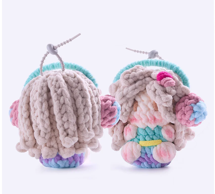Celebrity merchandise, handmade crocheted dolls, concert support materials, and keychains.