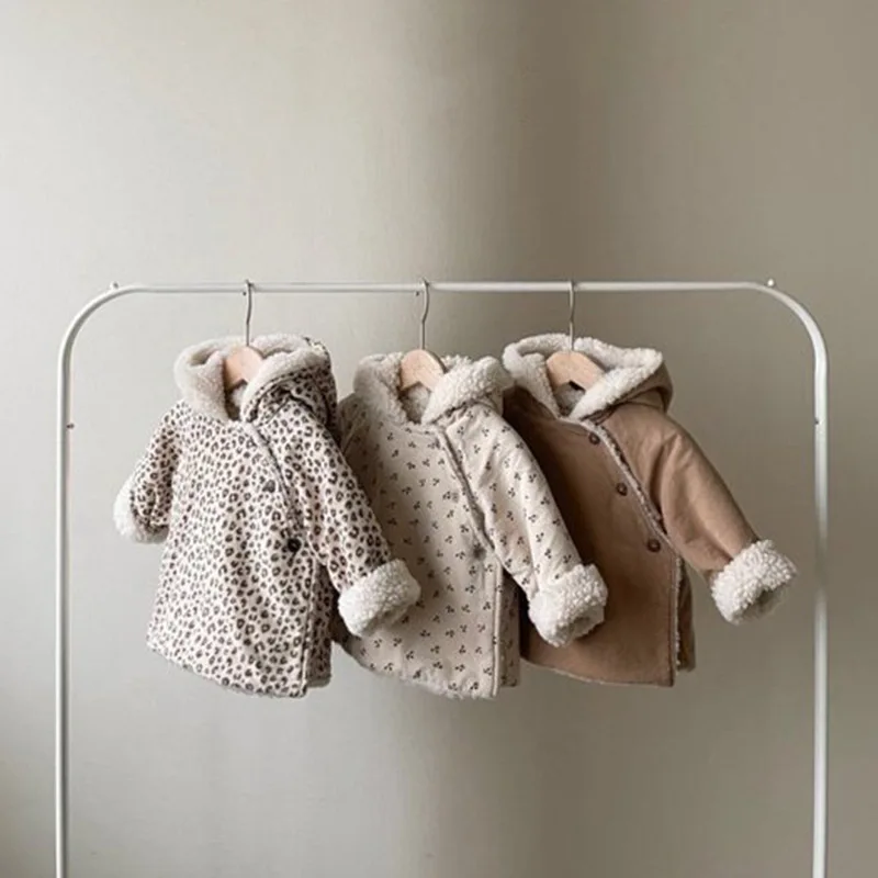 2025 Winter Girls' New Design Sense Lamb Fleece Thickened and Plush Single Breasted Short Coat