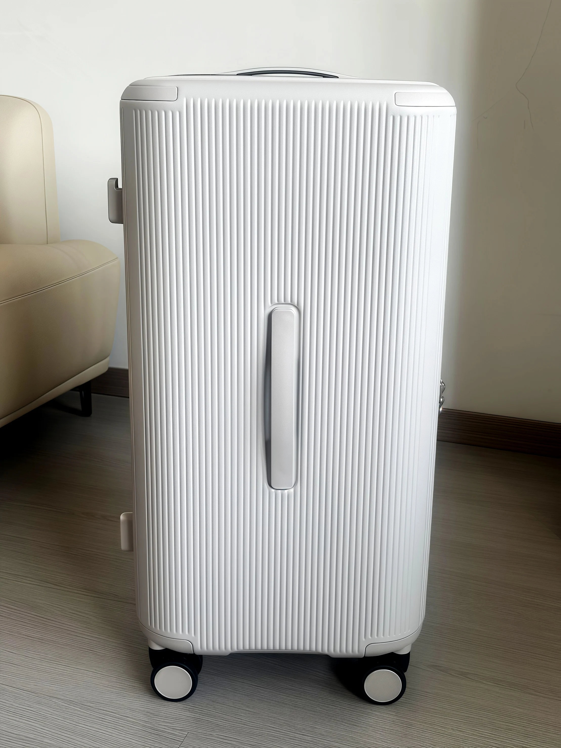 

Sports version ultralight suitcase largecapacity case 26 inches checked box 30 inches