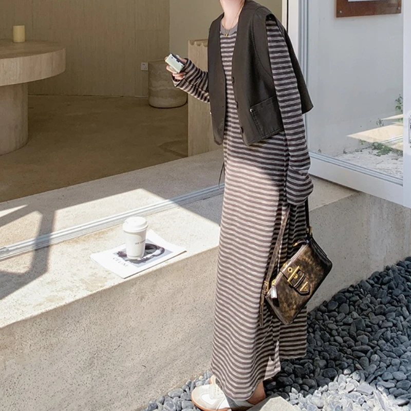 Moda colete listrado vestido de manga longa conjunto de duas peças feminino outono 2024 novo terno de emagrecimento tendência deste ano