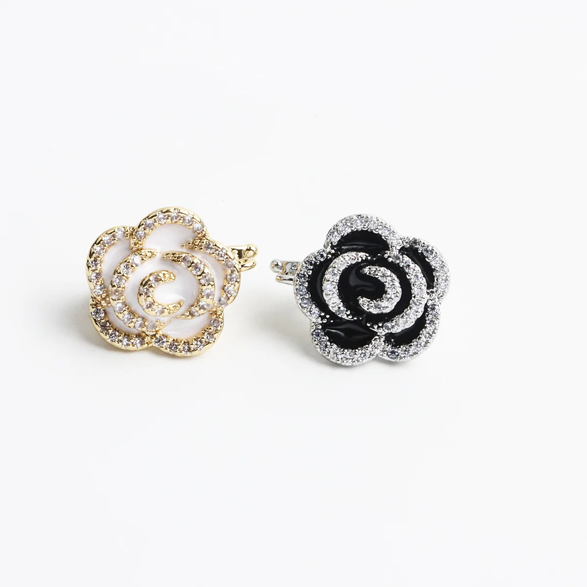 

1 Piece Oil-dripping Camellia Multifunctional Finishing Button Pearl Necklace Bracelet Connecting Button DIY Jewelry Accessories