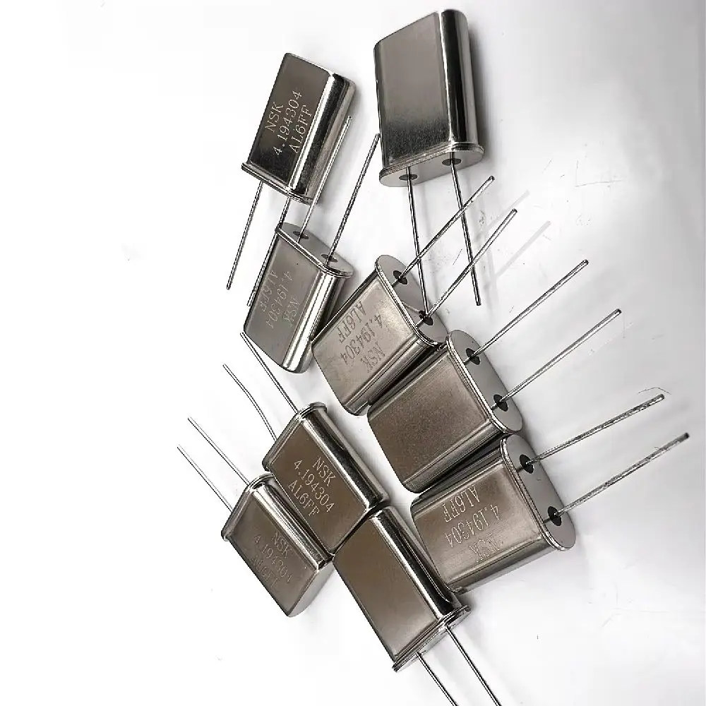 (20 pieces) HC-49U 4.194304 MHz DIP-2 quartz passive crystal oscillator