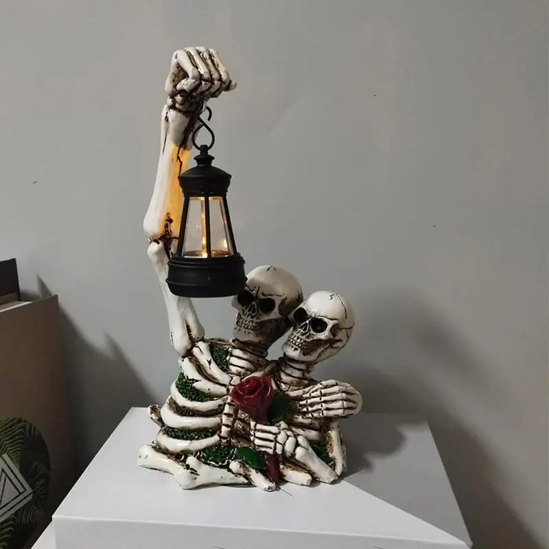 

Solar Garden Decor Statues Skeleton Couple Statue Solar Garden Decor Light Gothic Charm Resin Figurine Garden Decor Light For