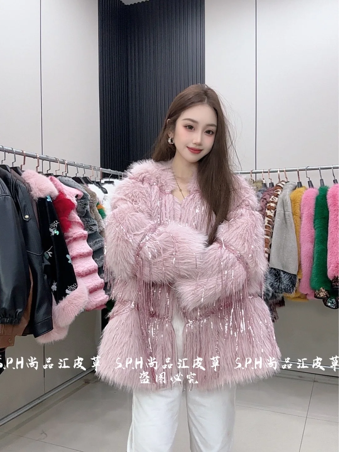 2025 New Winter Women's Fur Fashion Faux Fur Coat with Tassels Short Plush Coat Jacket Pink Faux Fur Coat Fluffy Jacket