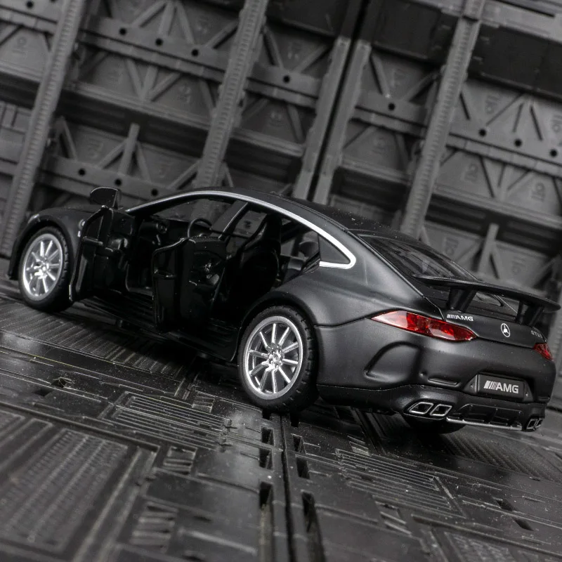 Colección de adornos de modelo de coche de aleación Mercedes GT63 1:32, puertas y capó de motor, el maletero se puede abrir para juguetes para niños