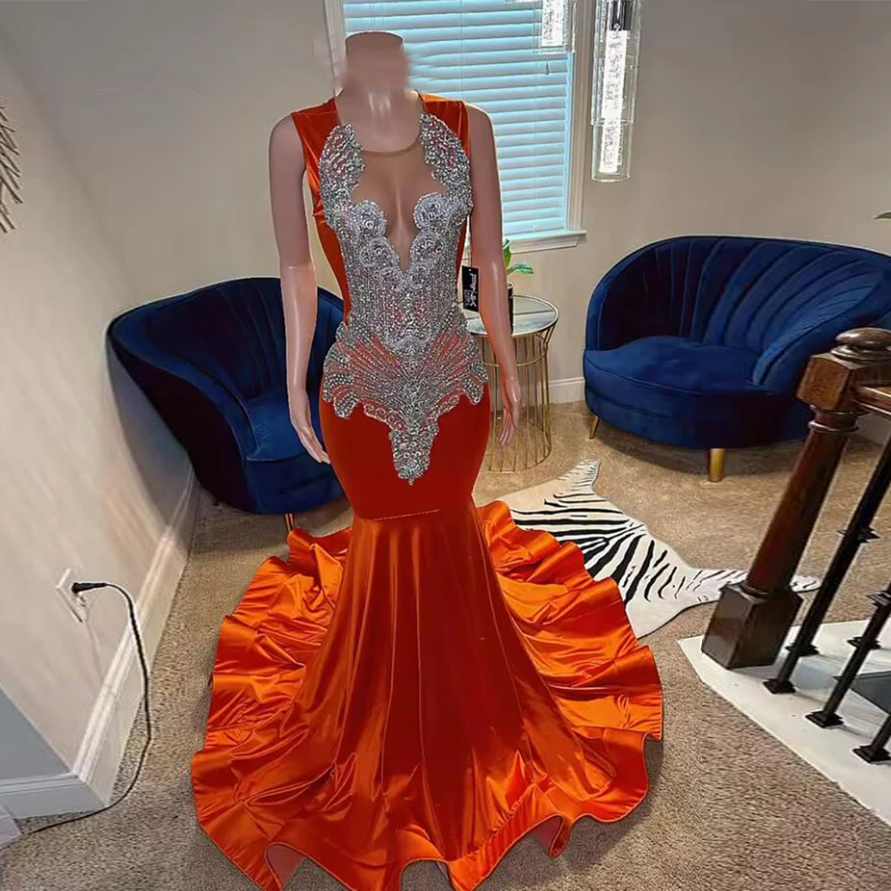 Orangefarbenes langes Meerjungfrau-Abschlussballkleid 2025, luxuriöses afrikanisches Hochzeitskleid, Perlen, Strasssteine, schwarze Mädchen-Geburtstagskleider, individuell gestaltet