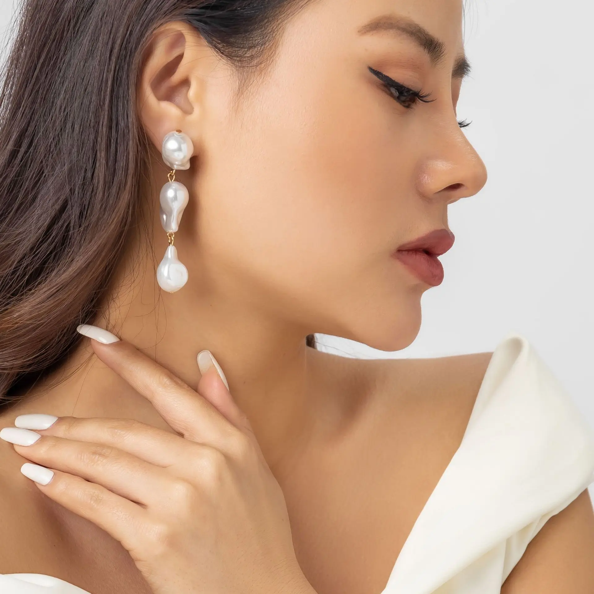 Faux Pearl Stud Earrings Geometric Irregular Sweet Cool French Minimalist Niche Design Premium Lightweight for Women