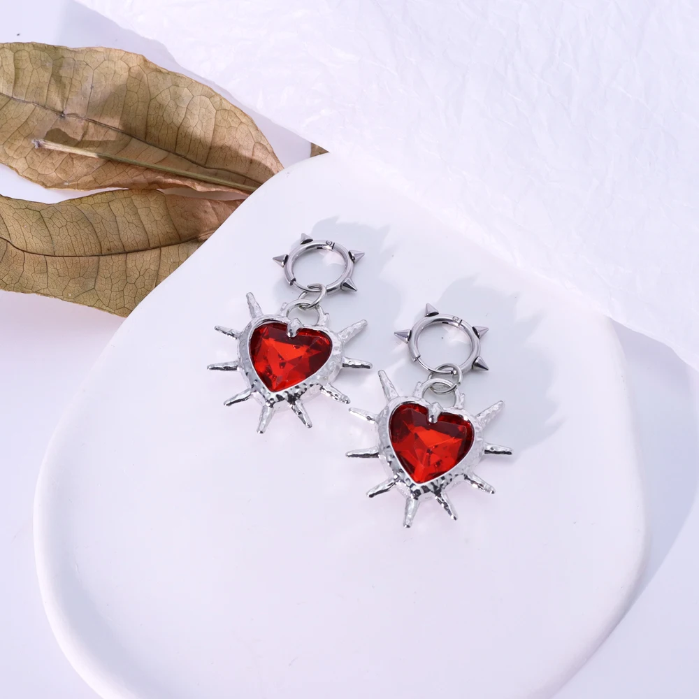 Gothic Black Red Spiky Heart Drop Earrings for Women Retro Grunge Punk Fashion Aesthetic Jewelry