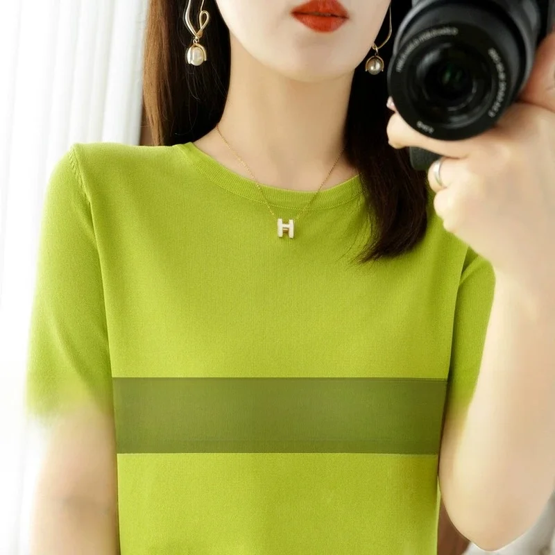 قميص نسائي أنيق من الحرير الصناعي برقبة مستديرة لصيف 2025، فضفاض ومحبوك بأكمام قصيرة، خفيف ومريح كطبقة أساسية #5