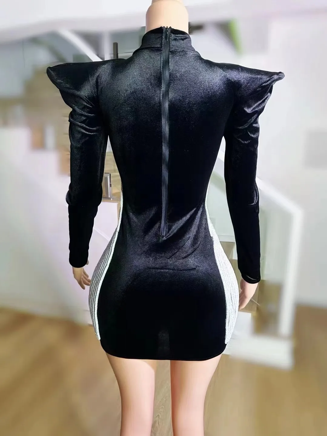 Black Tight Fitting Sexy High Necked Shoulder Pad Shiny Hip Wrapped Short Skirt Party Nightclub Bar Performance clothing