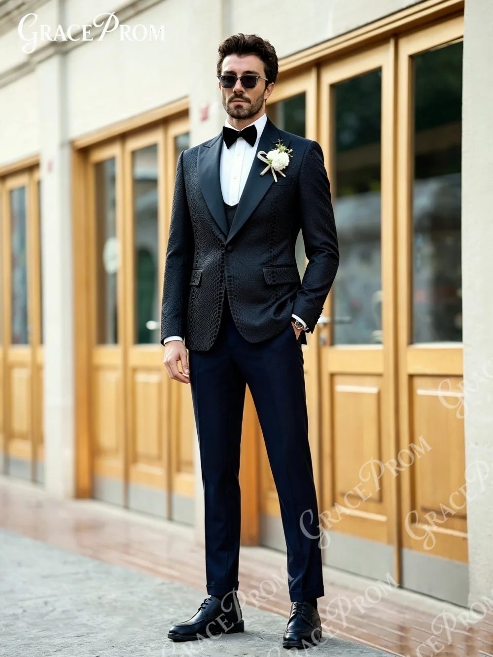 Elegant Textured Jacquard Black Men Suit Shawl Satin Lapel Single Button 3 PCS Wedding Groom Tuxedo For Gala Dinner Performance