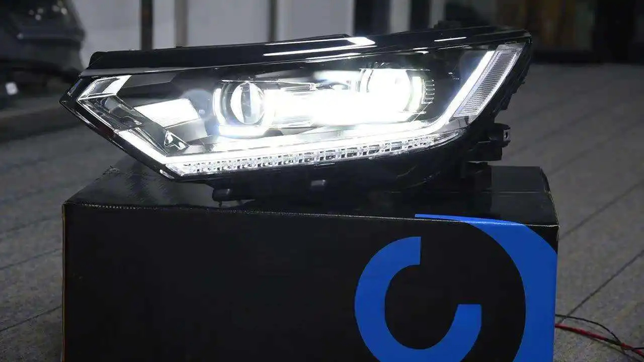 High Quality Headlights Suitable for 2016-2019 B8 European Version LED Dual Headlight Assembly