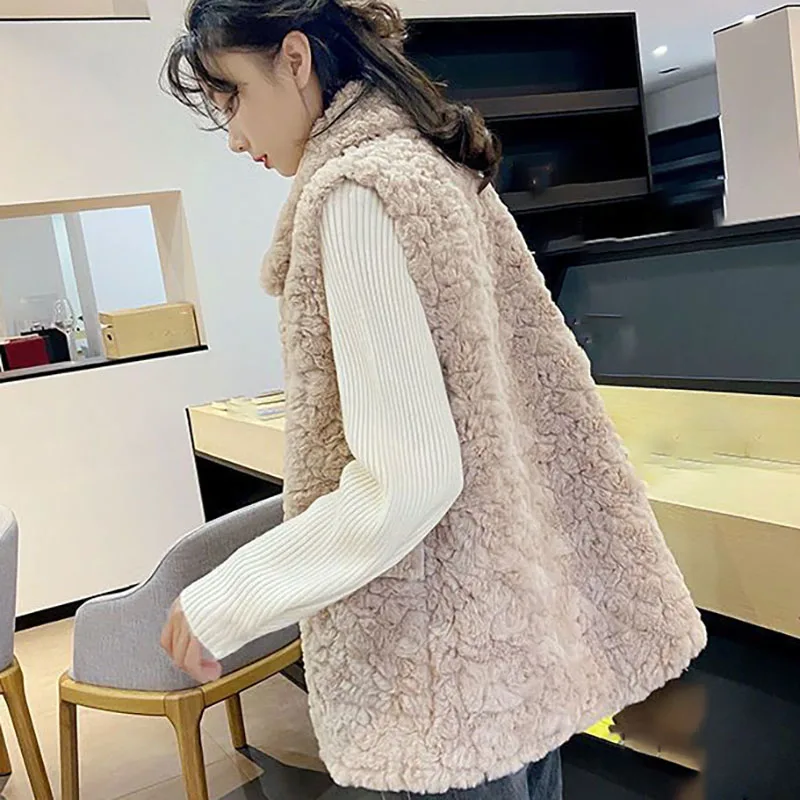 2023 Lamb Hair Women Loose Vest Jacket Simplicity Elegant Fashion Casual Thicken Coat Winter Female Warm Sleeveless Jacket