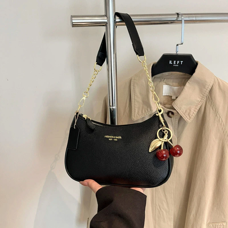 Schwarze Damen-Umhängetasche aus Kunstleder mit Kirsch-Anhänger, Casual-Stil für Arbeit, Reisen und den täglichen Gebrauch, Unterarmtasche, Handtasche – Detail 16