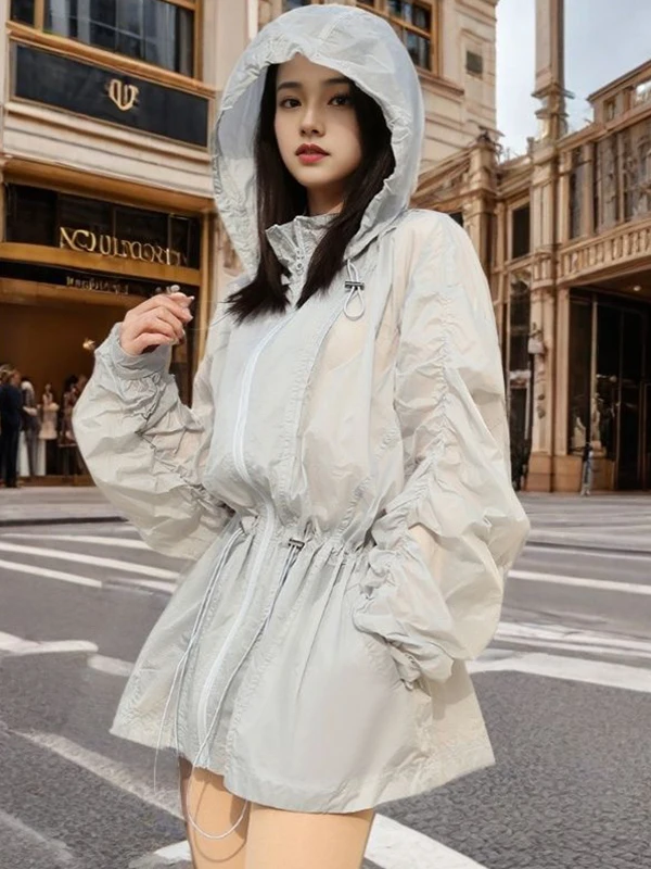 

Женская куртка больших размеров с капюшоном, модным спортивным дизайном, длинными рукавами, на молнии, с утяжкой на талии, весна 2026, повседневная