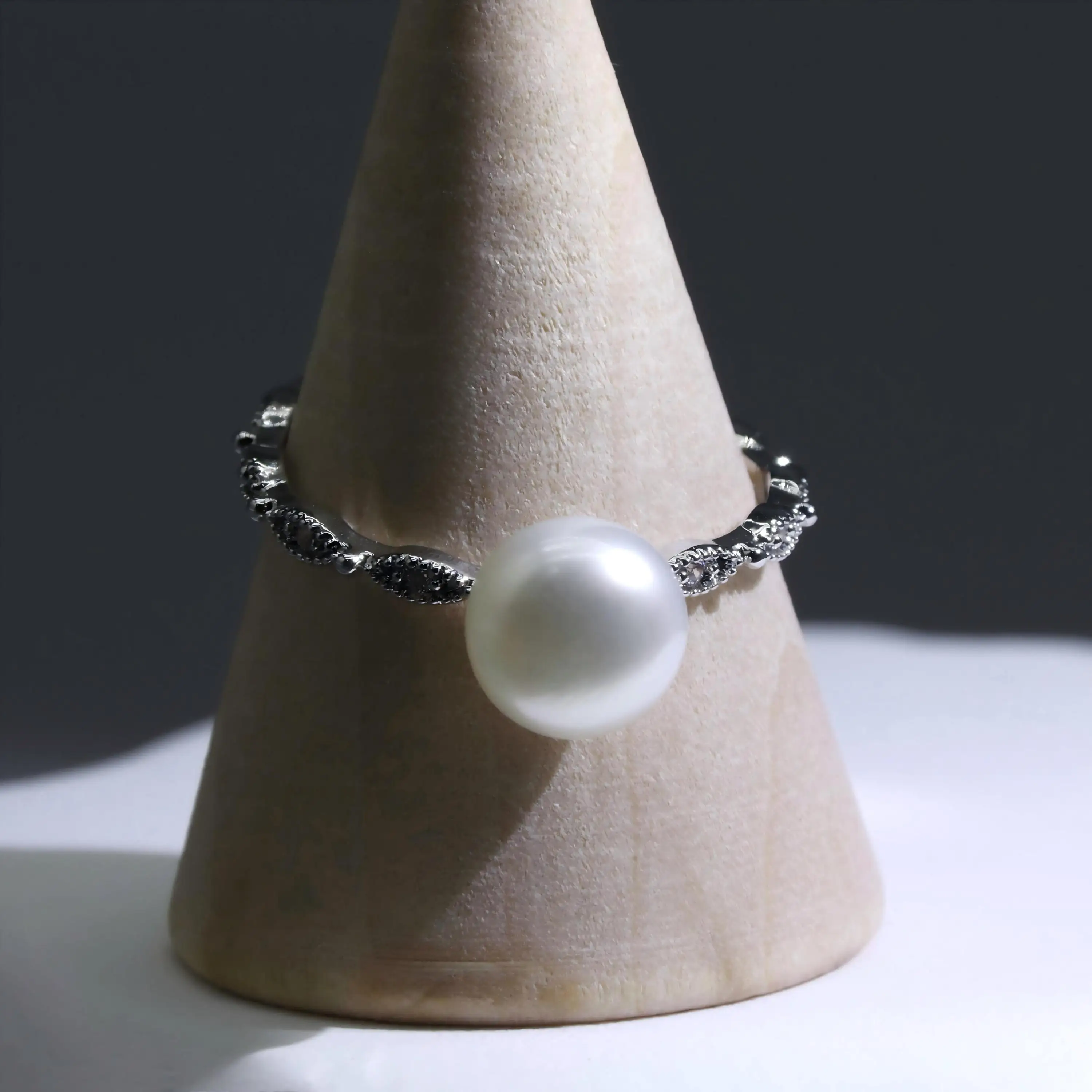 

Высококачественное минималистское кольцо с цирконием «Глаз дьявола» из натурального жемчуга, анти-тревога, снятие стресса, холодный стиль, креативные ювелирные изделия с подарочной коробкой