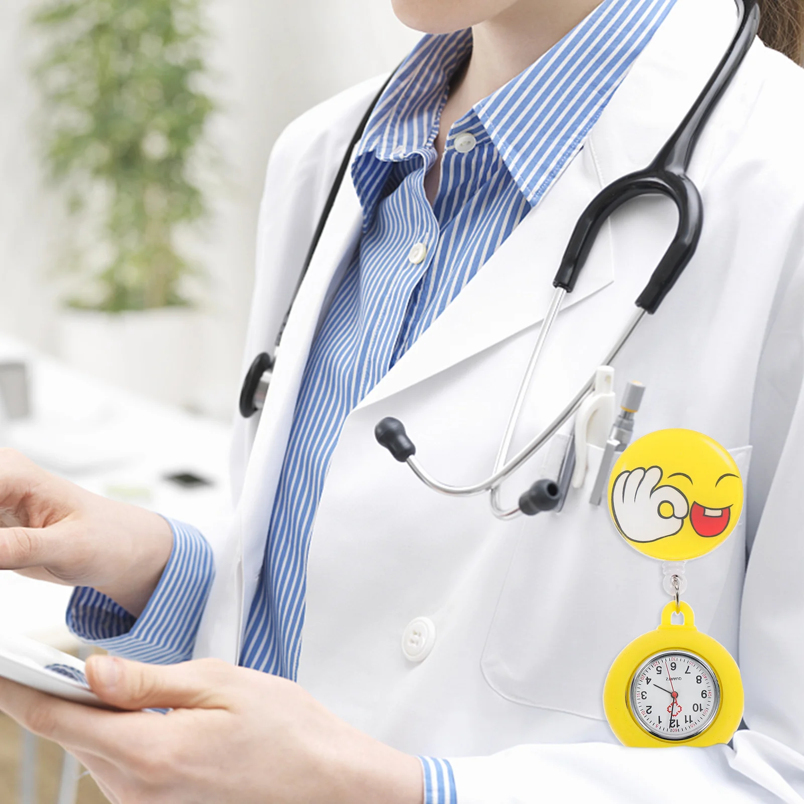 ممرضة ووتش الكرتون نمط كليب على التلبيب دبوس ووتش للنساء الرجال الموظفين الطبيين الأزياء الممرضات #2