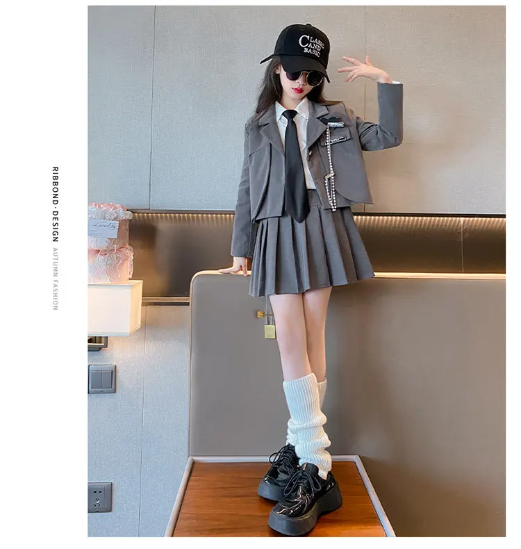 Schuluniform-Set für junge Mädchen im JK-Stil, einzigartige formelle Jacke mit Kette und plissiertem Rock, 2-teiliger Blazer-Anzug für Schulkinder. – Detail 4