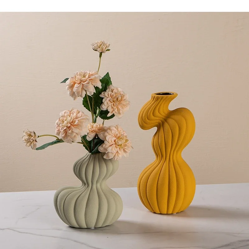 Ceramic Vase Geometric Twisted Stripes Abstract Flower Arrangement Accessories Flower Vase Home Decoration Accessories