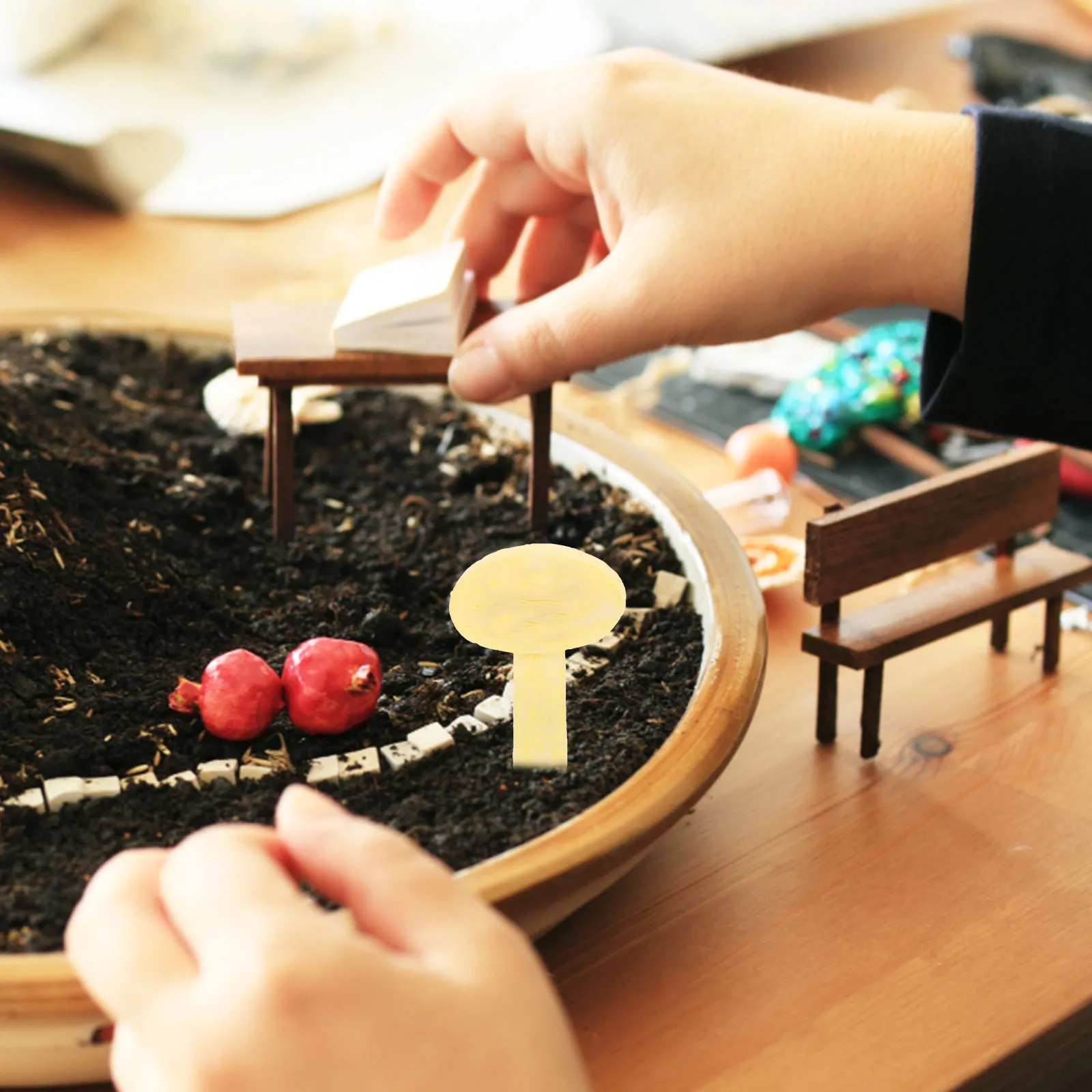

10pcs Micro Guidepost Decors Creative Bonsai Ornament Mini Retro Resin Artware Lifelike Scene Landscaping Props For