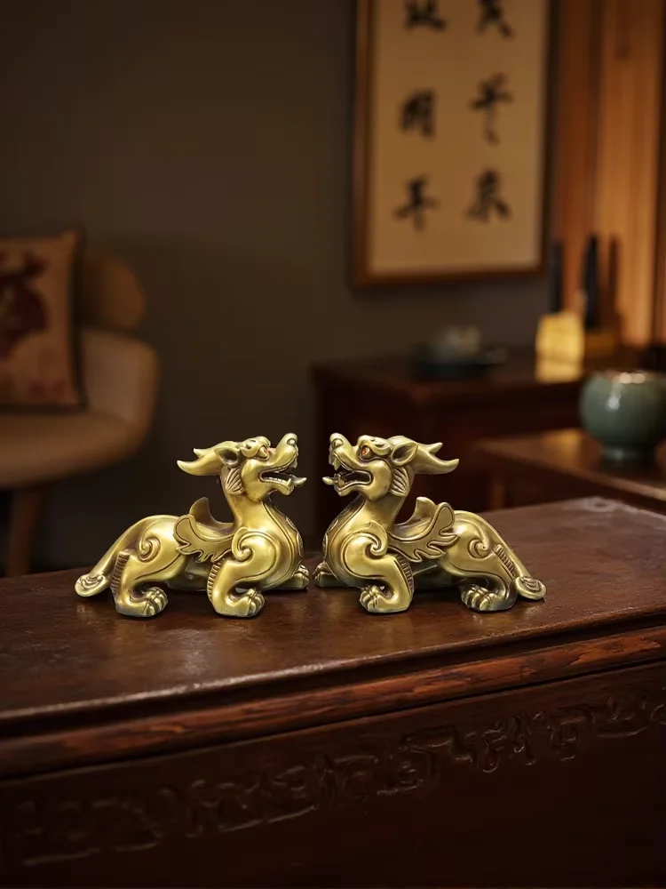 Old Brass Pi Xiu mythical beast Flying Beast a pair Wenfang screen Amass wealth Ornaments