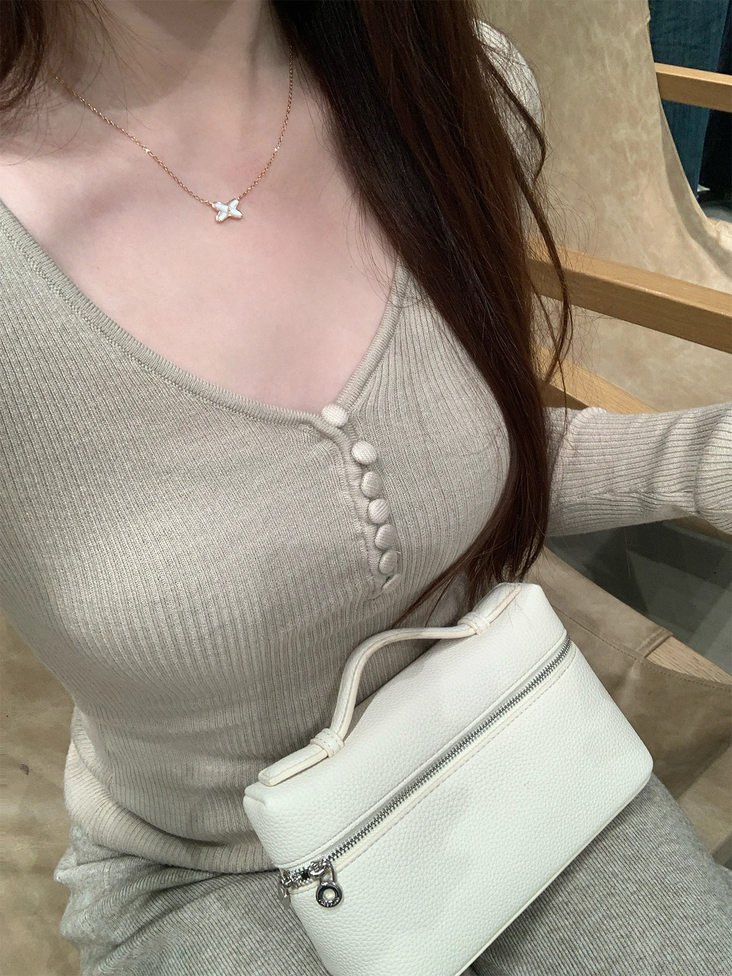 

Вязаный джемпер оверсайз с V-образным вырезом и длинными рукавами, цвет овсянки, приталенный крой, базовый слой, премиум-класс, весна-осень, новый стиль Kkwne