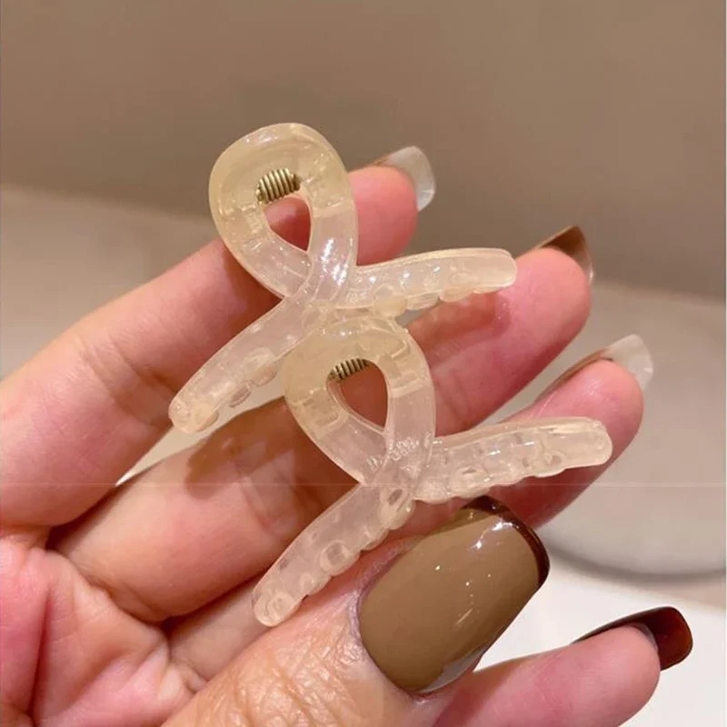 

Mini Cute 4.5cm Shark Clip Hair Claw for Small Girls Semi-Transparent Bangs Side Women's Hair Accessory
