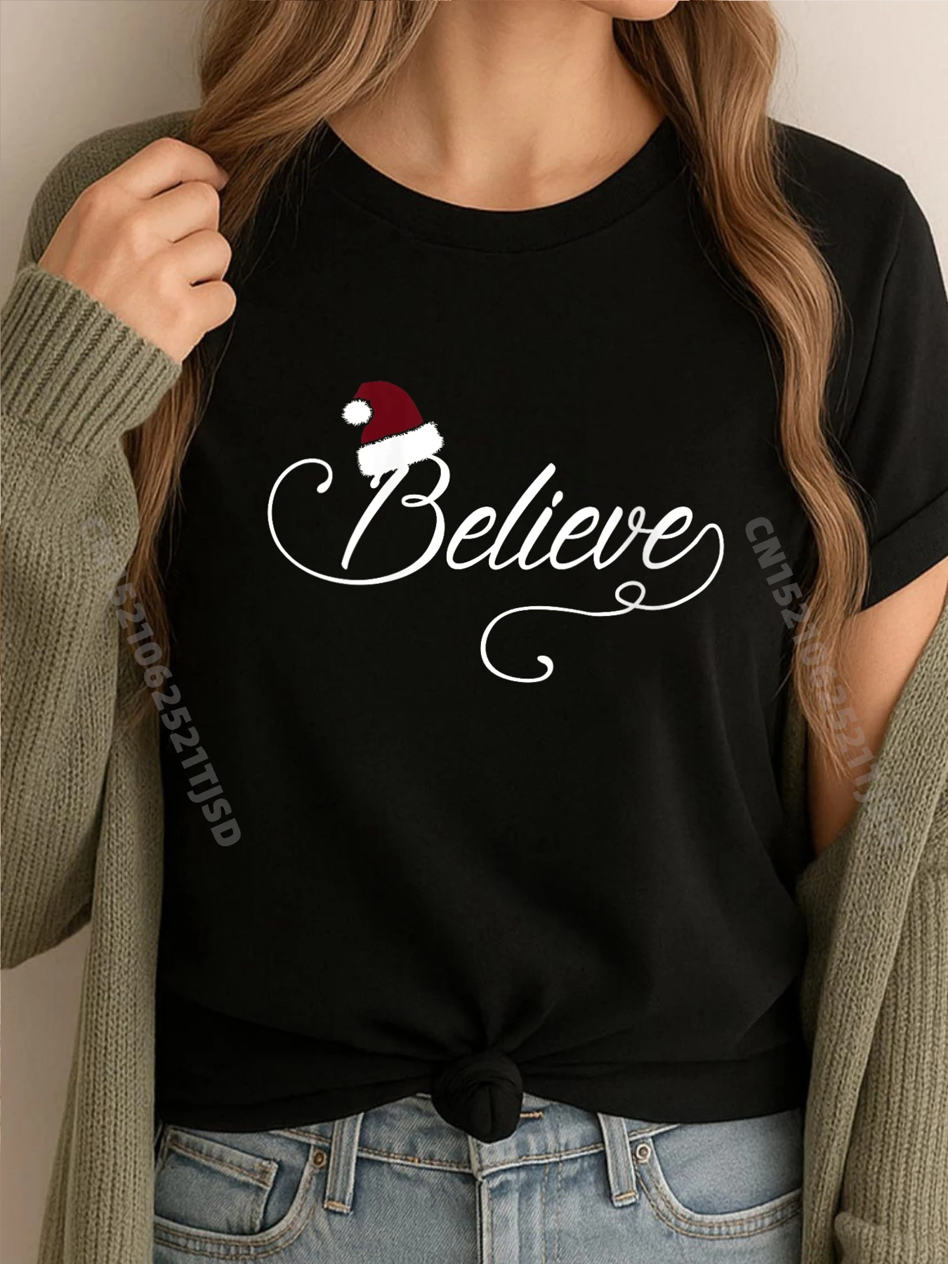 

Женские рождественские футболки Believe Cursive в шляпе Санта-Клауса для женщин, мужская футболка