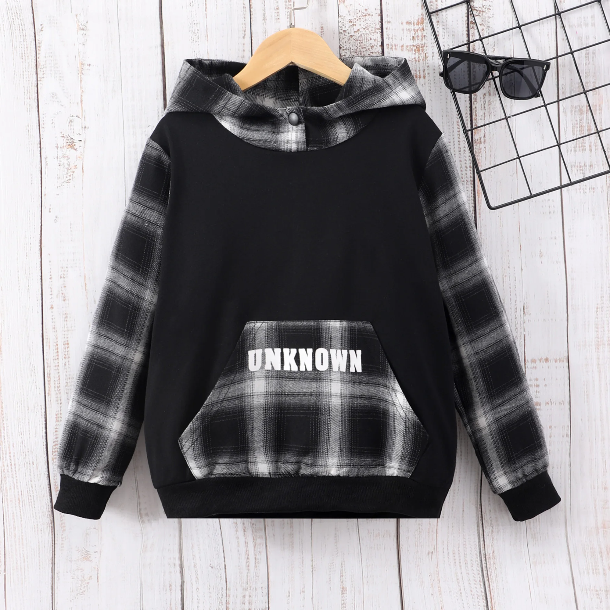 

Boys Clothing Autumn and Winter New Long Sleeved Hooded Plaid Patchwork Letter Printed Sportswear Fashionable and Minimalist Top