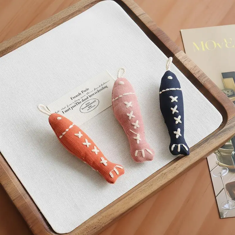 2Pcs Soft Linen Small Fish Shaped Doll Creative Bags Clothing Shoes Hats Accessories Multi Purpose Diy Decorative PPcotton