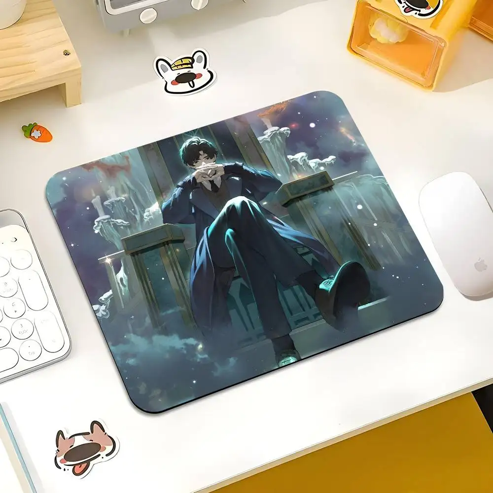 Anime L-ord Of M-ysteries K-lein M-oretti Small LockEdge Mouse Pad For Gamers Computer Desk Pad Rectangular Anti-slip Rubber