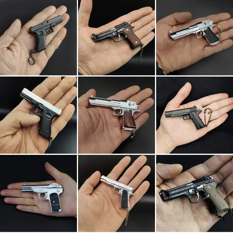 

1pc NEW Miniature Model Gun Toys 1:3 Bereta 92F Keychain Craft Pendant Children Birthday Gifts (Can not shot)