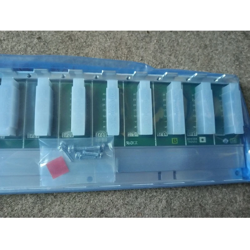 The new original Q series programmable controller PL substrate module Q38B 8 card slots need to be installed with power supply