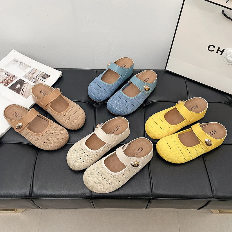 

Новые летние модные женские босоножки на плоской подошве с открытым носком, модным дизайном головы сумки, дышащей и мягкой подошвой, легко носить2025