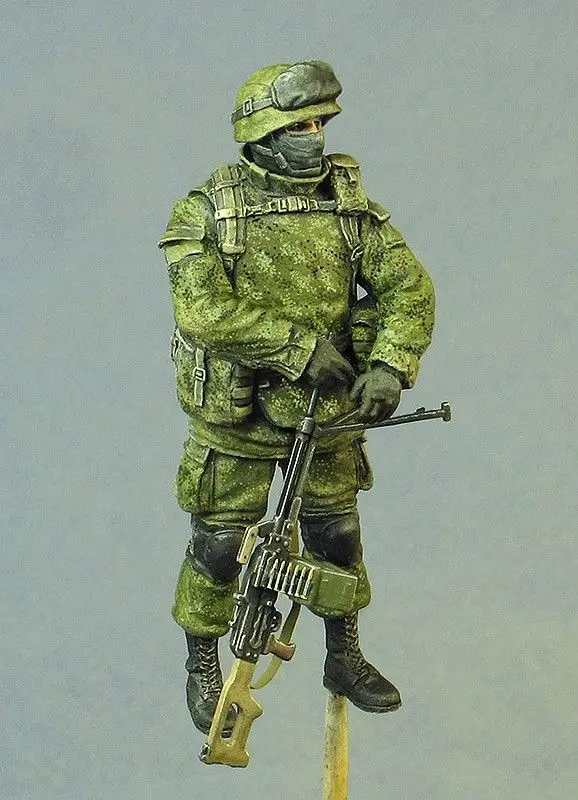 511-1/35 Resin Model Figures  GK, Unpainted Unassambled. Modern Russian Soldier