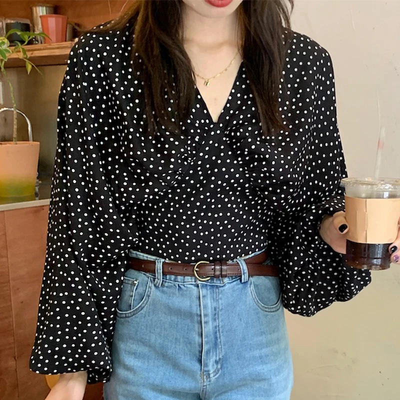 Chic V-Ne Polka Dot Bubble Sve Loose Fit irt with Bow Tie Ba for Women's Commute Korean Sle Long Sve Top