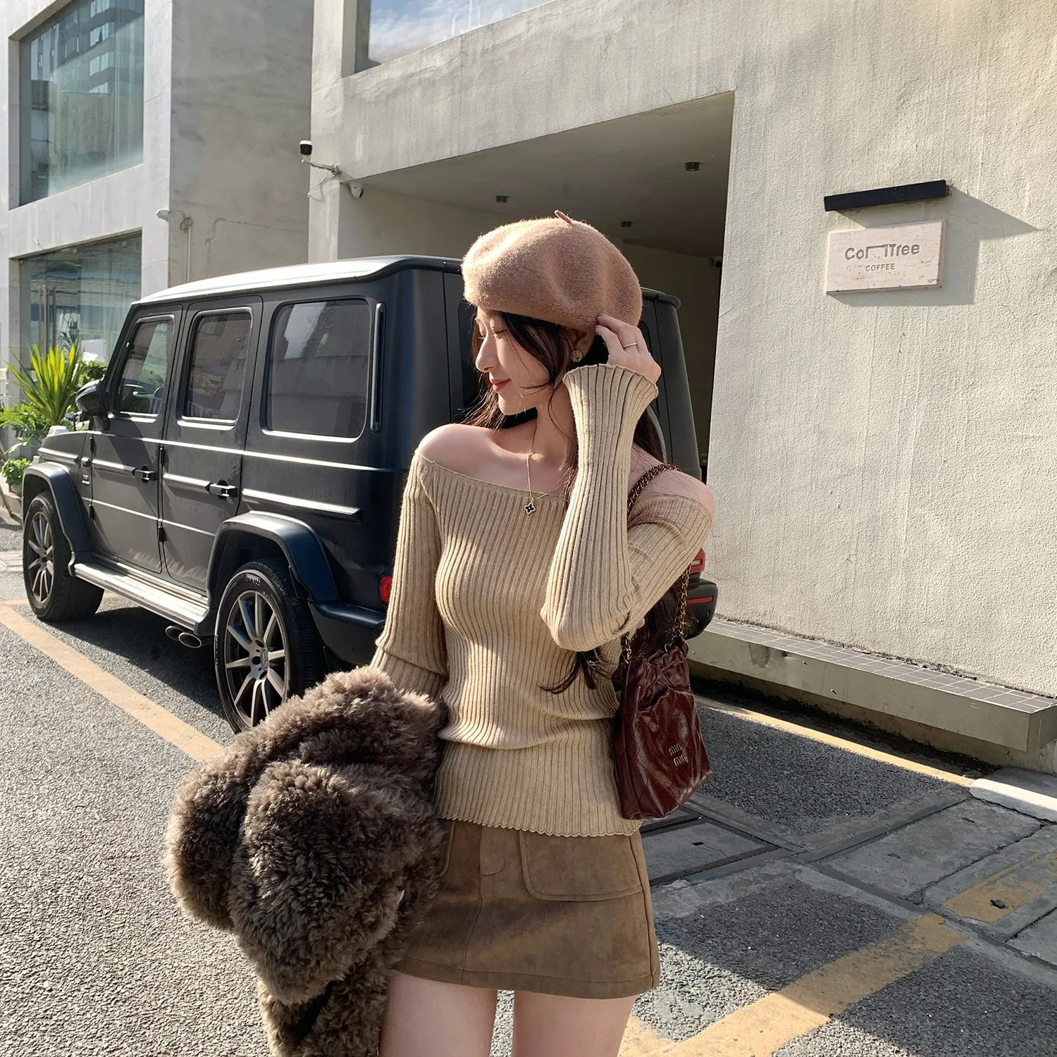 

Korean Sle One oulder Flared Sve Knitted Sweater Women's Autumn Winter Slim Fit Beautiful Small Top French Sle Casual