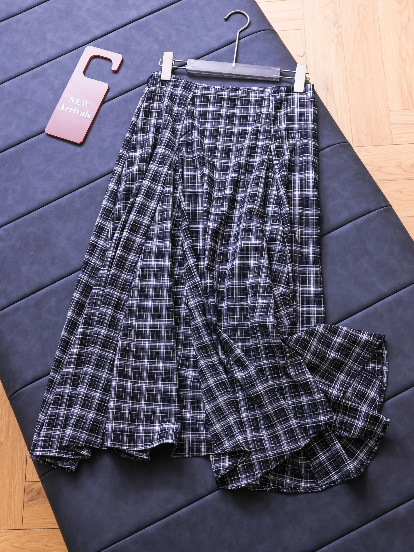 

Asymmetrical High Waist A-Line Skirt with Checkered Pattern And Wide Hem for Women Spring Summer New Style Stand up Tailoring