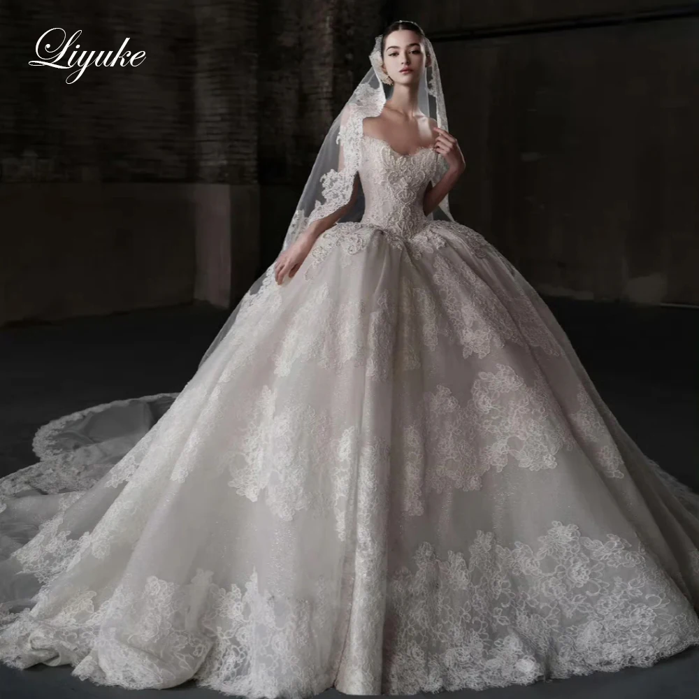 Liyuke Custom Made Luxury Lace Sweetheart Ball Gown Wedding Dress Off The Shoulder Sleeveless Beading Pearls Puffy Bridal Gowns