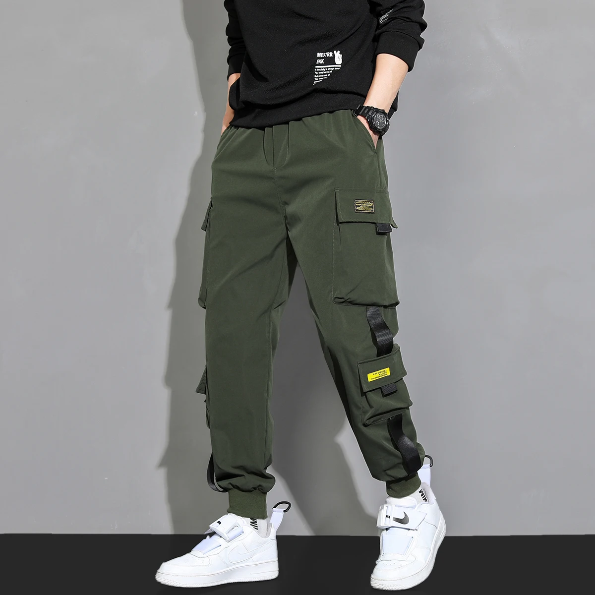 New sports pants, loose straight leg leg leg tied pants, long pants with multiple pockets, work pants for men