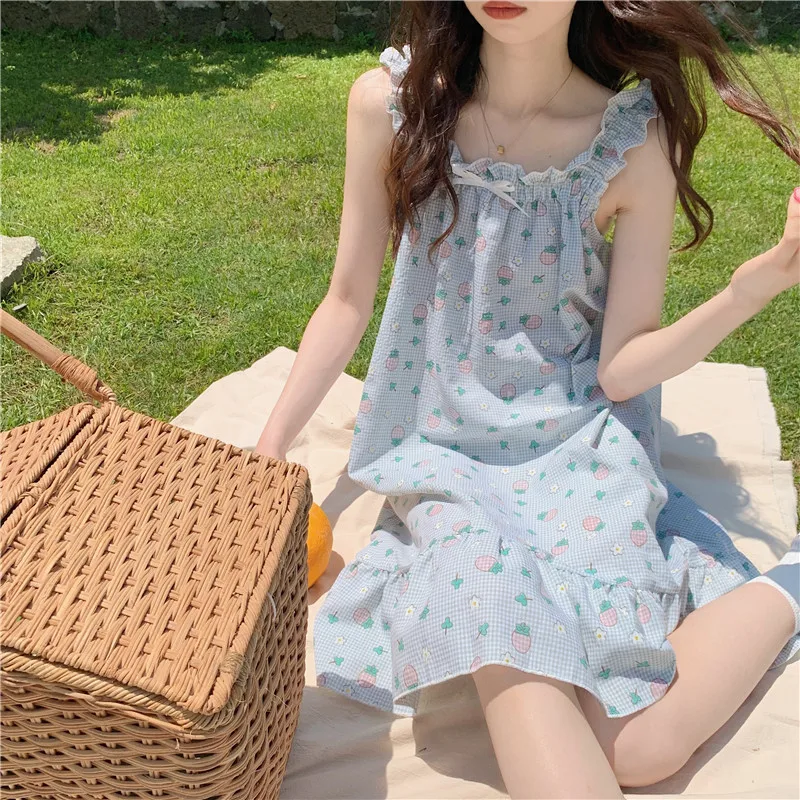 

Summer Floral Soft Home Elegant Korean Simple NightDress Strawberry Princess Lace Printing Small flying sleeves Cquare collar