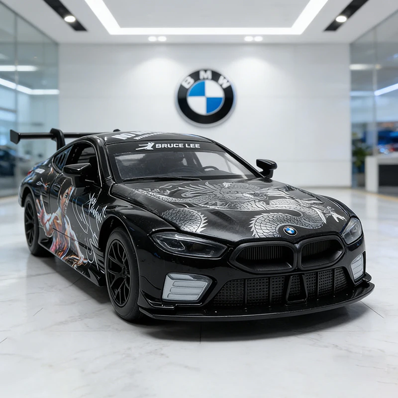 

1/32 BMW M8 GTE Bruce Lee Alloy Die Cast Toy Car Model Sound and Light Children's Toy Collectibles Birthday Gift