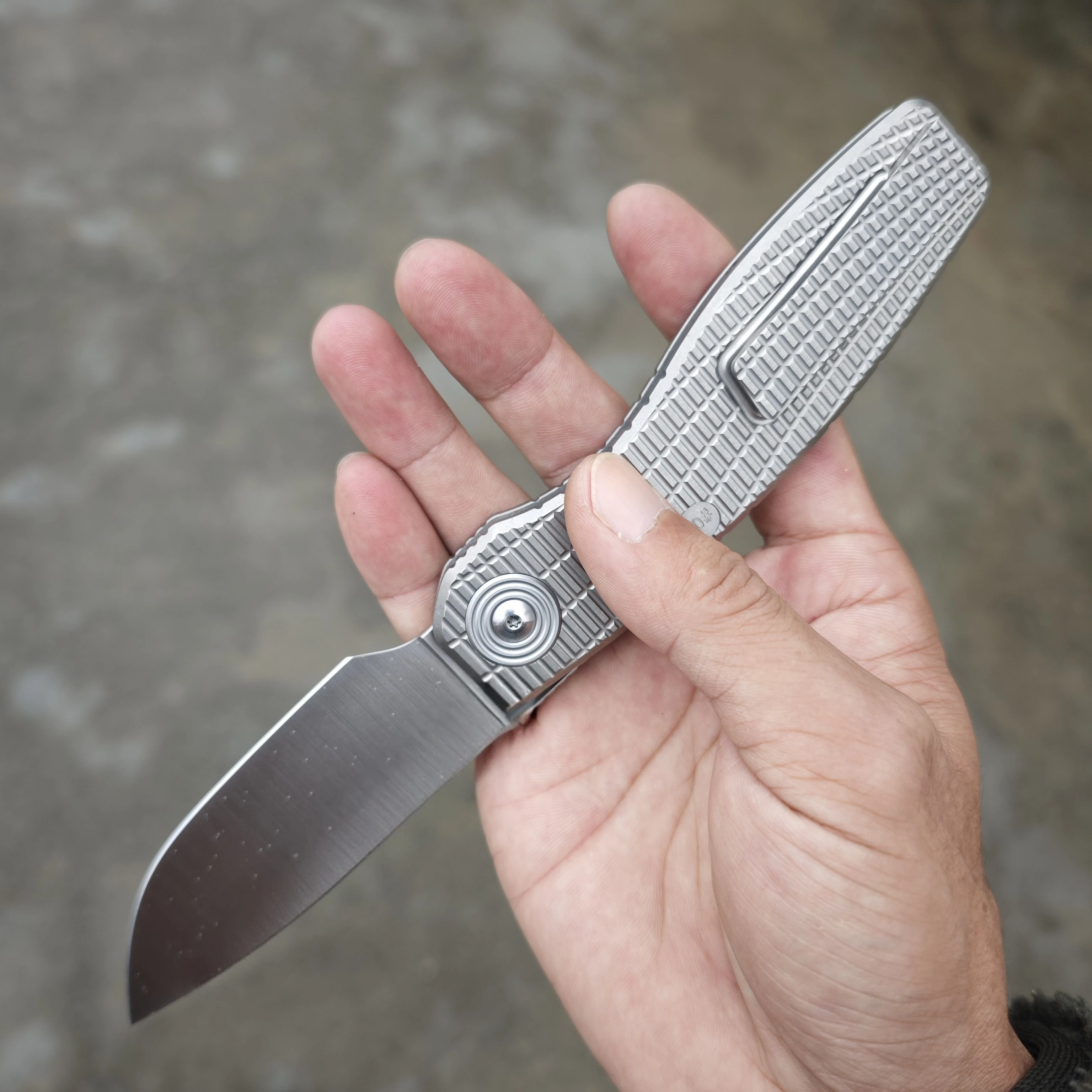 WinterPudding FSD Folding Knife - Titanium Handle VG10 Blade 61HRC Hardness Outdoor Utility EDC Tool for Camping and Hunting