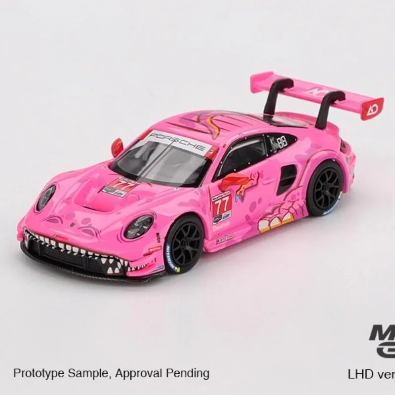 

MINIGT 1:64 911 GT3 R # Коллекционная модель автомобиля 77 AO Racing 2024 Pink Dinosaur Red Ear из литого под давлением сплава