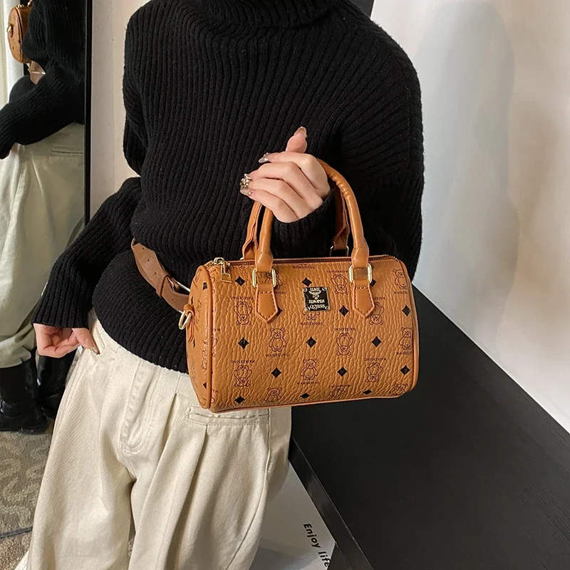 

Elegant Leather Shoulder Bag For Women Classic Crossbody Bag Messenger Bag By Famous Designer Luxury
