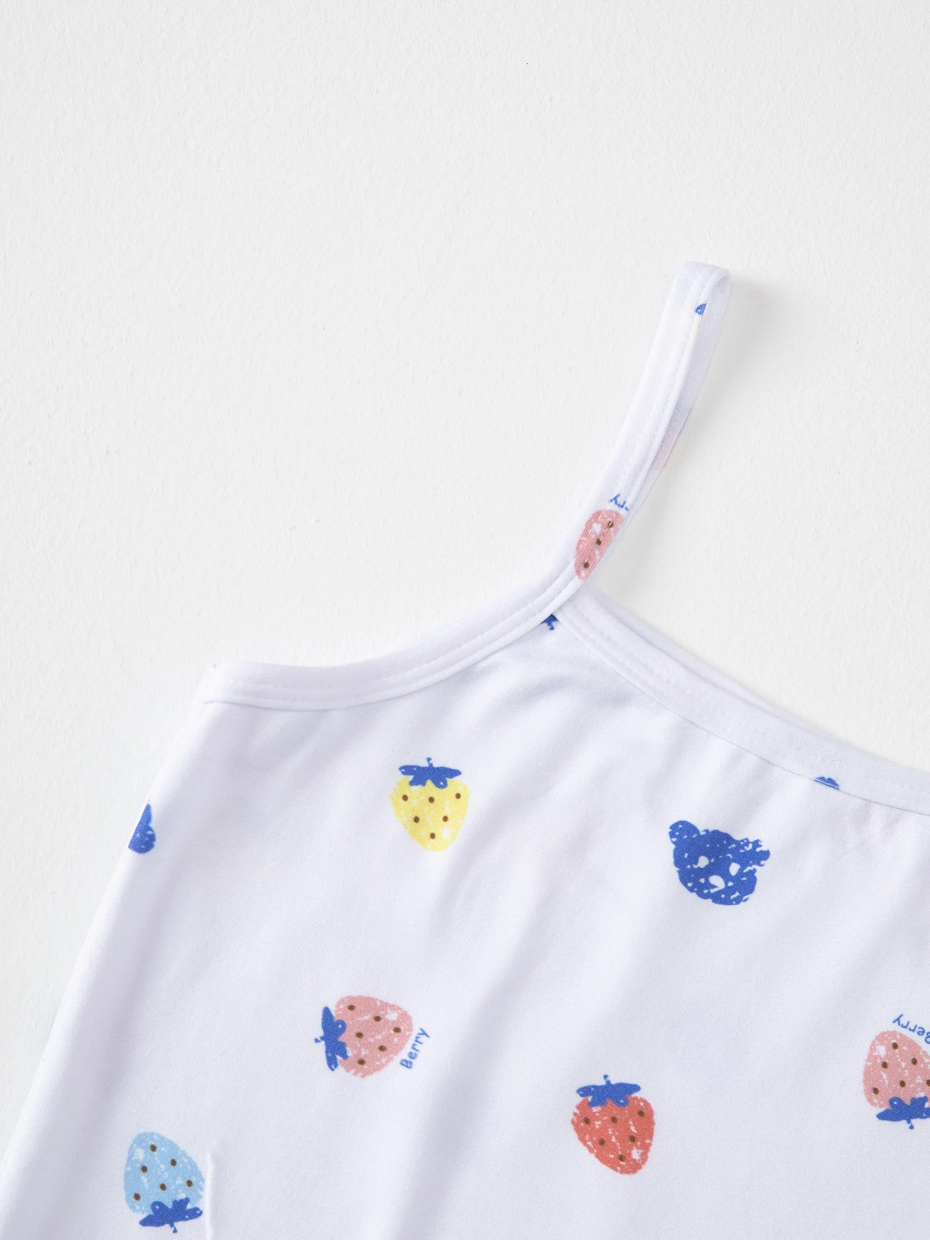 4-teiliges Set süßer und niedlicher bedruckter Camisole-Westen für Mädchen für alle Jahreszeiten, bequeme Unterweste, ärmelloses Oberteil für Kinder. – Detail 12