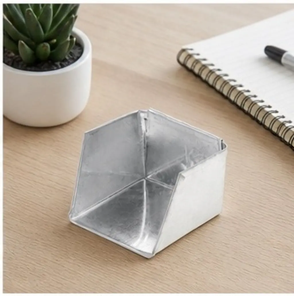 Tiny Metal Dustpan Iron Desktop Dust Pan for Table Small Space Saving Dust Collector Smooth Burr Free Office Home Use