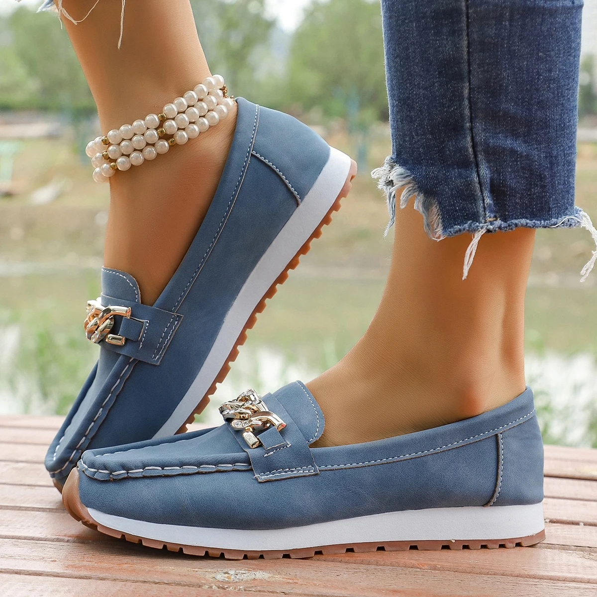 Fashion Metal Chain Decorative Soft-soled Low-top Shoes Women's Spring and Autumn Thick-soled Leisure Non-slip Plus Size Sneaker