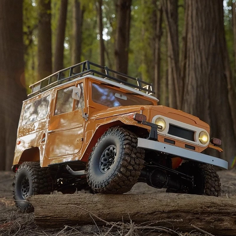 FMS 1/10 Vintage Land Cruiser 4WD RC Symulacja samochodu Materiał ABS Zdalnie sterowany model pojazdu terenowego dla dorosłych dzieci Zabawka Prezent