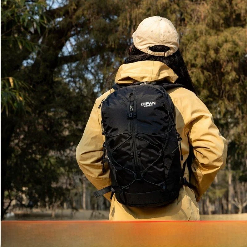 Mochila de Hiking ao Ar Livre 30L Leve para Esportes e Escalada em Montanha, Grande Capacidade, Mochila de Viagem com Duas Al...